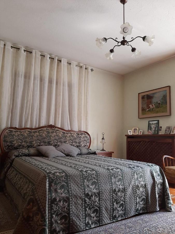Les Hirondelles Bed and Breakfast Fenis Exteriör bild